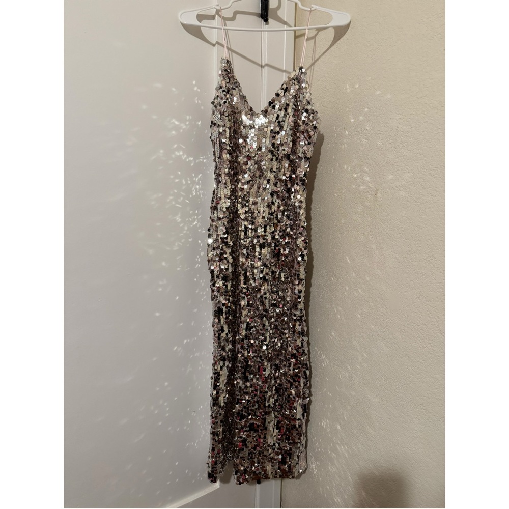 Silver sequin midi dress from Zara🪩